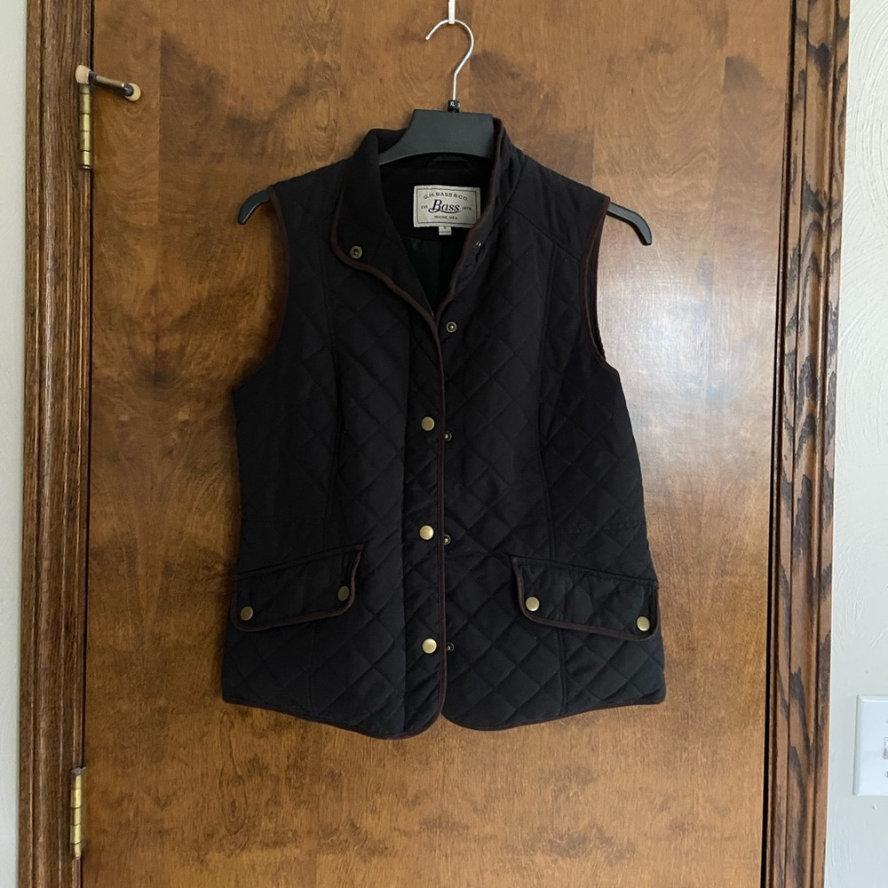 GH BASS Quilted Black Vest with Brown Accents - Size SMALL